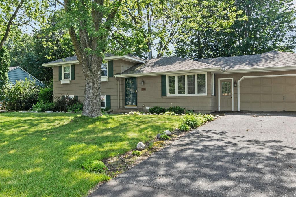 2425 Gunflint Trail, Brooklyn Park, MN 55444