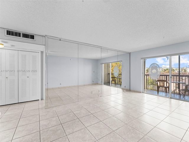 8005 Lake Dr 408, Doral, FL 33166