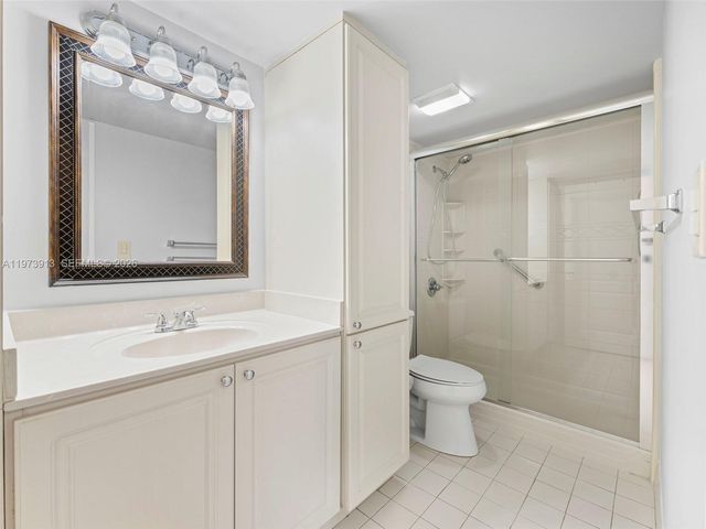 8005 Lake Dr 408, Doral, FL 33166