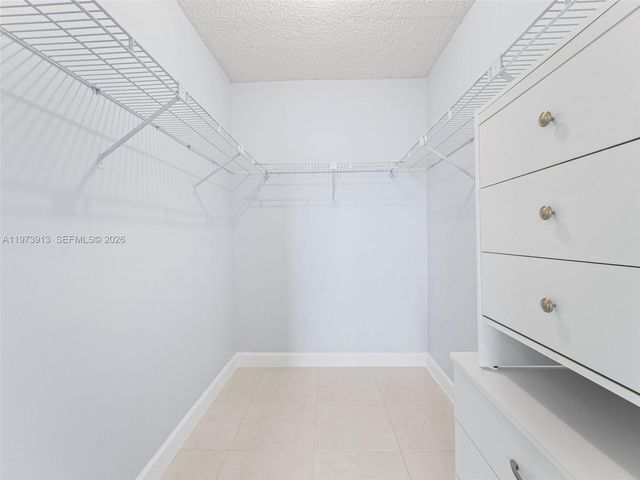 8005 Lake Dr 408, Doral, FL 33166