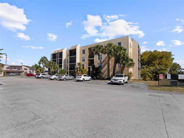 8005 Lake Dr 408, Doral, FL 33166