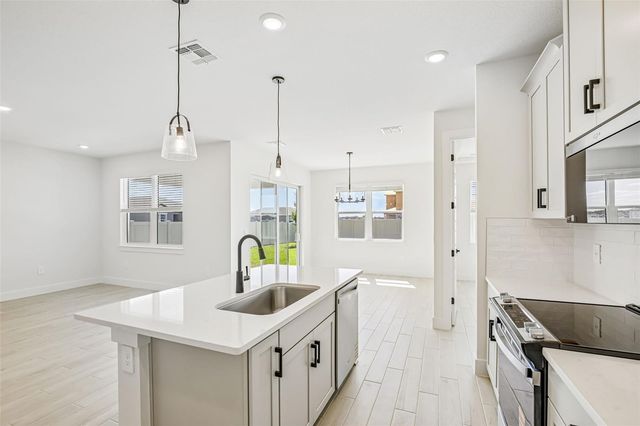 192 SHADY EDGE LOOP, Nokomis, FL 34275
