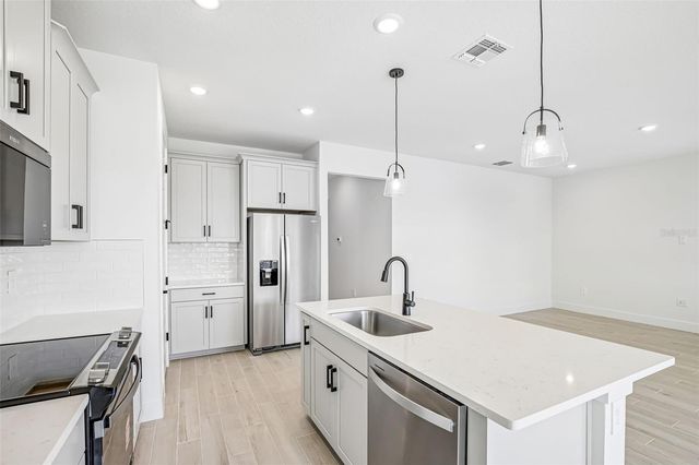 192 SHADY EDGE LOOP, Nokomis, FL 34275