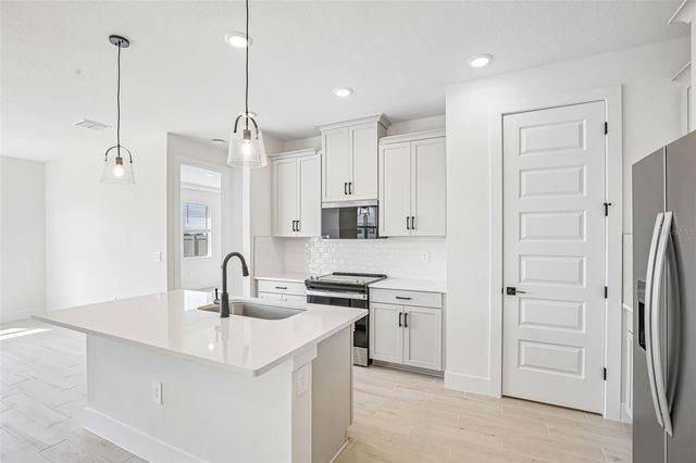 192 SHADY EDGE LOOP, Nokomis, FL 34275