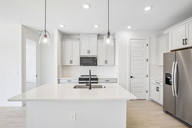 192 SHADY EDGE LOOP, Nokomis, FL 34275