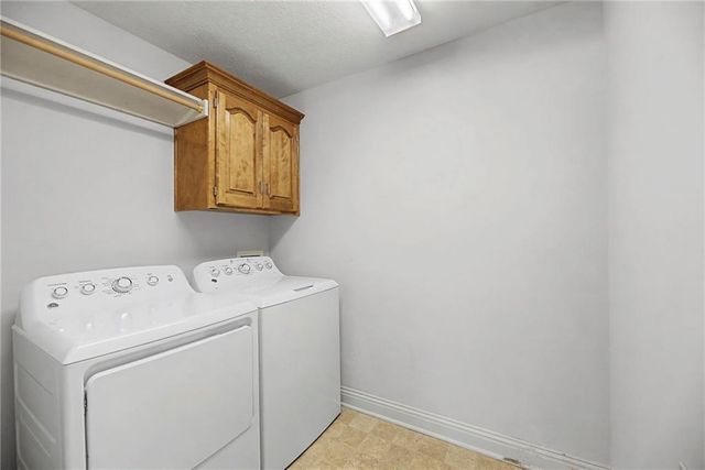 5413 W 145th Terrace, Leawood, KS 66224