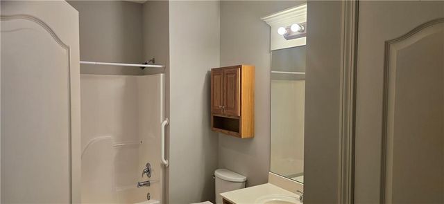 5413 W 145th Terrace, Leawood, KS 66224