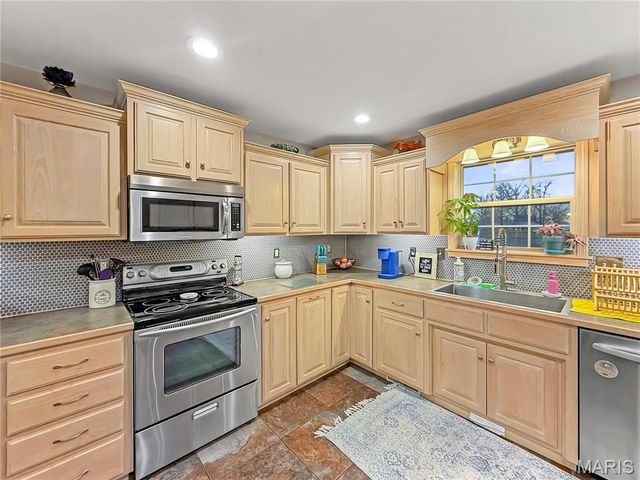 1835 Magnolia Drive, Lebanon, MO 65536