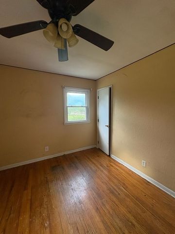400 Neely Ave, Shelbyville, TN 37160