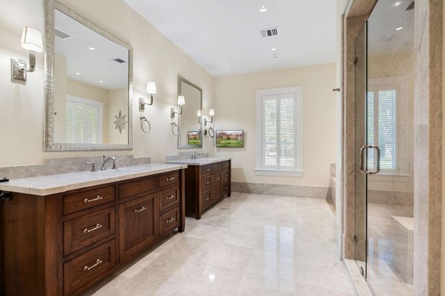 8 Tokeneke Trail, Houston, TX 77024