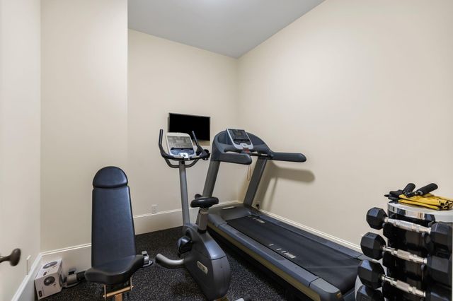 8 Tokeneke Trail, Houston, TX 77024