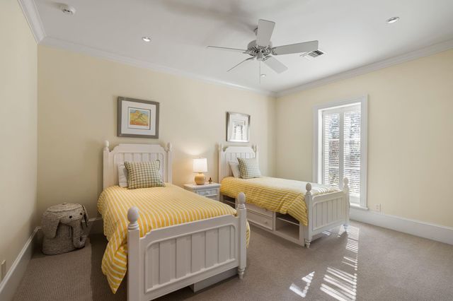 8 Tokeneke Trail, Houston, TX 77024