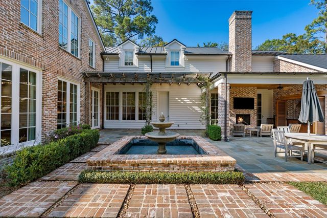 8 Tokeneke Trail, Houston, TX 77024