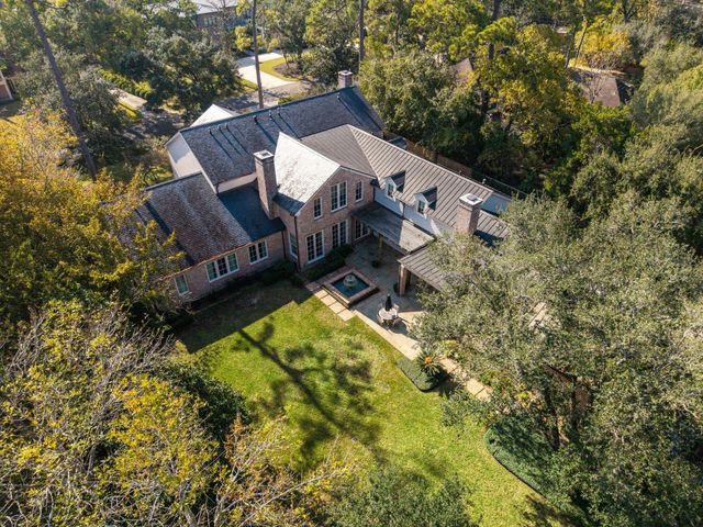 8 Tokeneke Trail, Houston, TX 77024