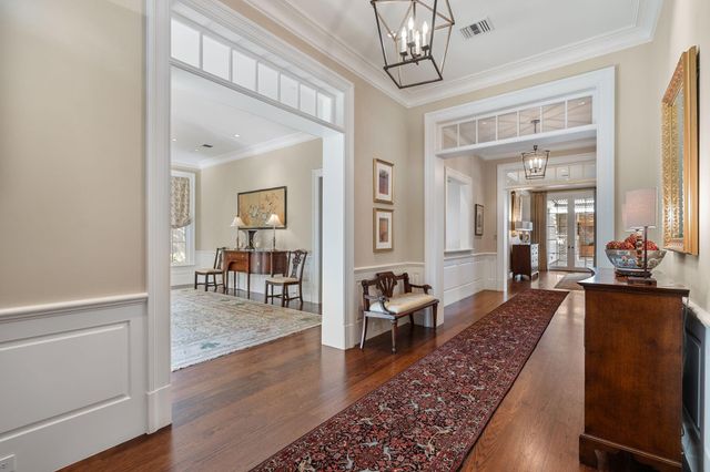 8 Tokeneke Trail, Houston, TX 77024