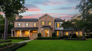 8 Tokeneke Trail, Houston, TX 77024