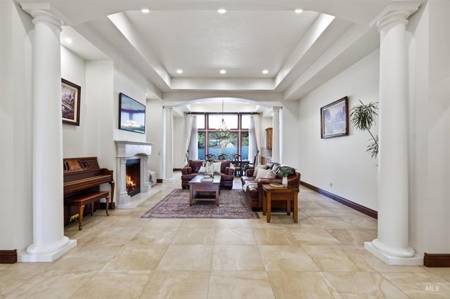 2816 E Hard Rock Dr, Boise, ID 83712
