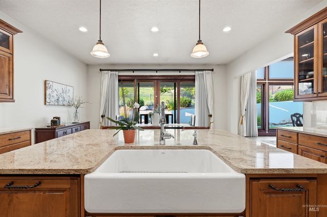 2816 E Hard Rock Dr, Boise, ID 83712