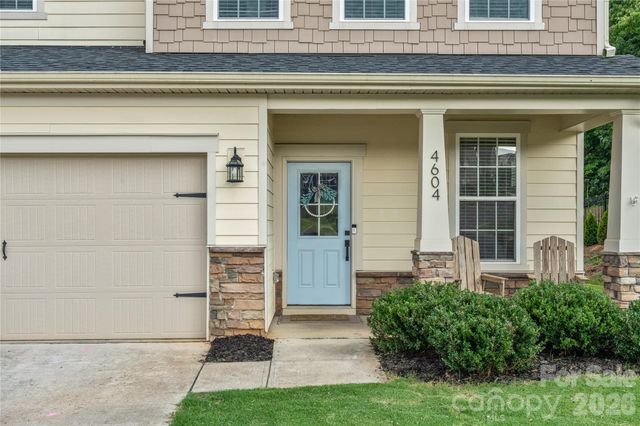 4604 Fairway Run Drive, Pfafftown, NC 27040