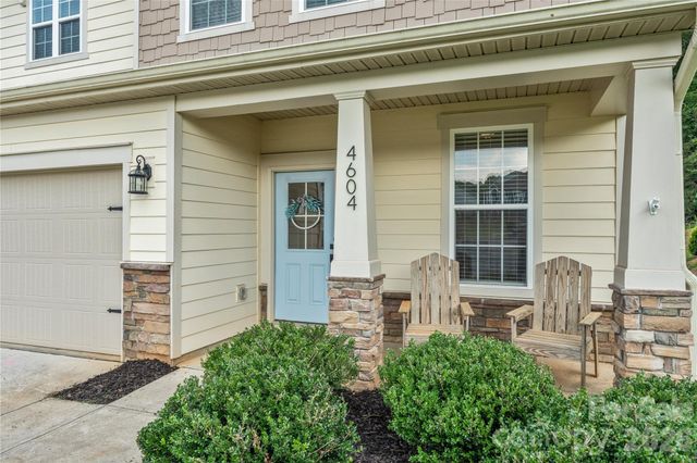 4604 Fairway Run Drive, Pfafftown, NC 27040