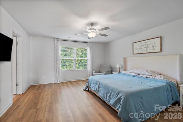 4604 Fairway Run Drive, Pfafftown, NC 27040