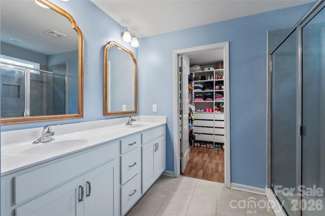 4604 Fairway Run Drive, Pfafftown, NC 27040