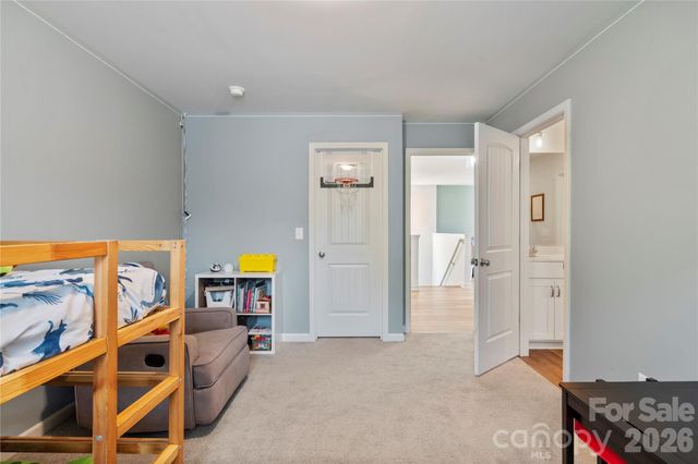 4604 Fairway Run Drive, Pfafftown, NC 27040
