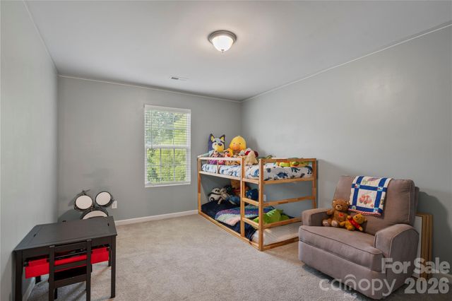 4604 Fairway Run Drive, Pfafftown, NC 27040