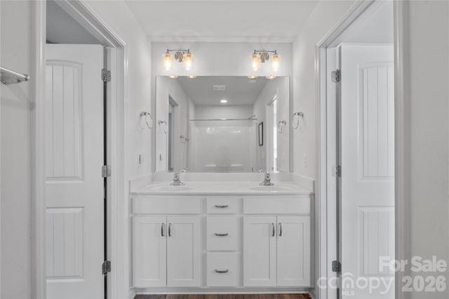 4604 Fairway Run Drive, Pfafftown, NC 27040