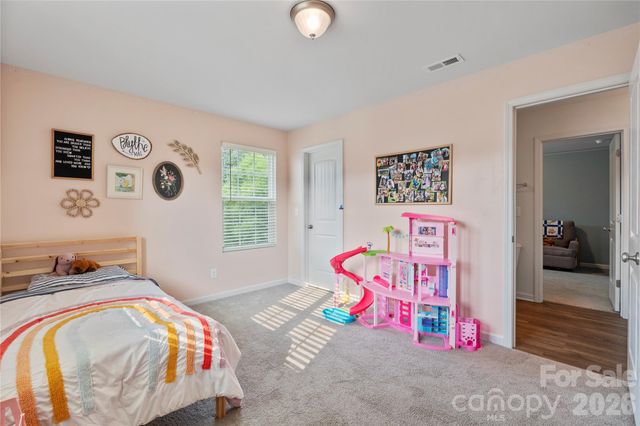 4604 Fairway Run Drive, Pfafftown, NC 27040