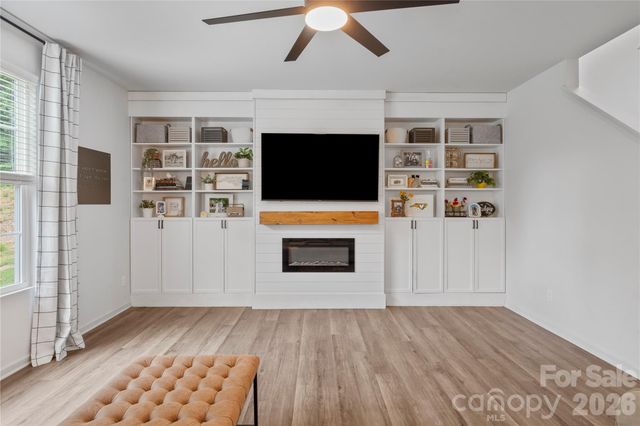 4604 Fairway Run Drive, Pfafftown, NC 27040