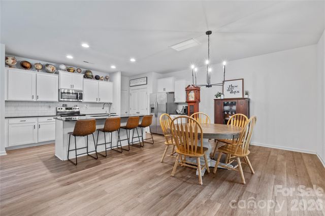 4604 Fairway Run Drive, Pfafftown, NC 27040