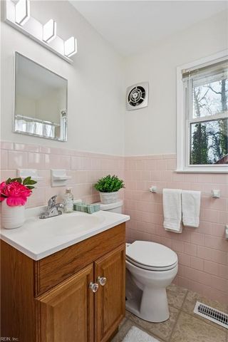 823 Cascade DR, Newport News, VA 23608