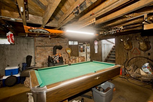 35 Pinehurst St, Westfield, MA 01085