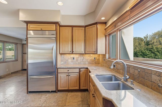 5305 E Gleneagles Drive, Tucson, AZ 85718