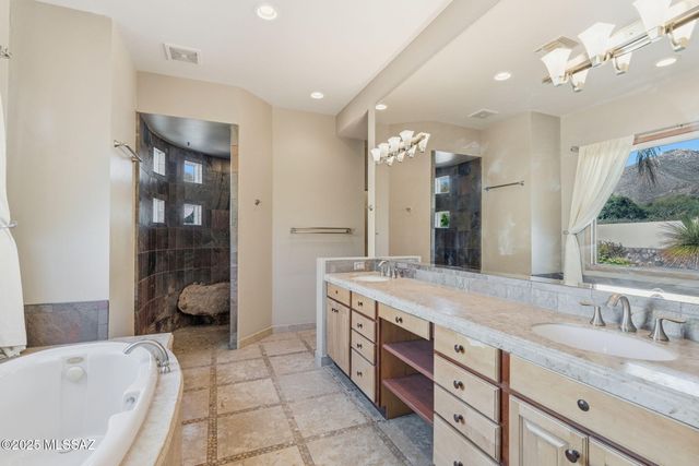 5305 E Gleneagles Drive, Tucson, AZ 85718