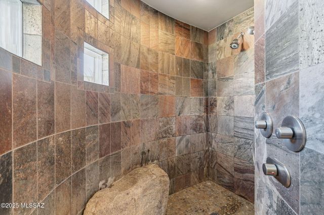 5305 E Gleneagles Drive, Tucson, AZ 85718