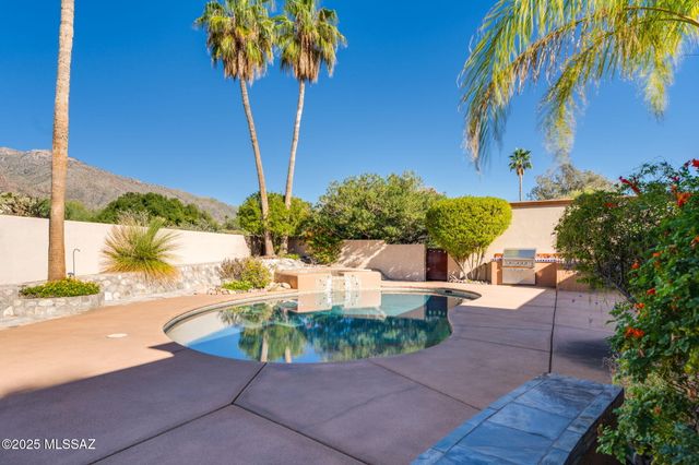 5305 E Gleneagles Drive, Tucson, AZ 85718