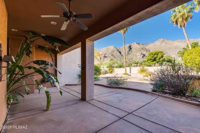 5305 E Gleneagles Drive, Tucson, AZ 85718