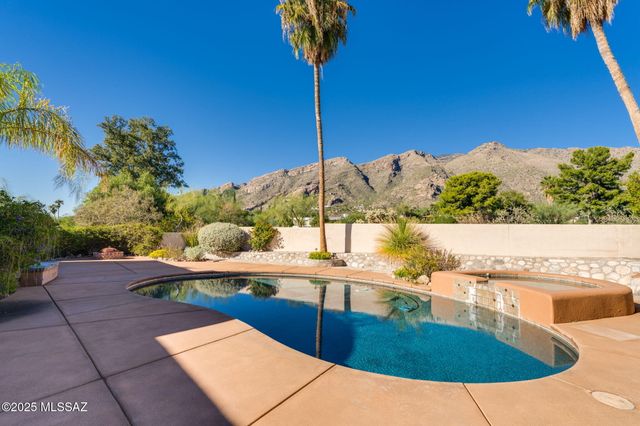 5305 E Gleneagles Drive, Tucson, AZ 85718