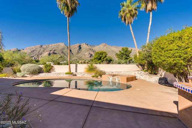 5305 E Gleneagles Drive, Tucson, AZ 85718