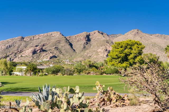 5305 E Gleneagles Drive, Tucson, AZ 85718