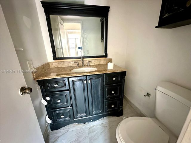 4043 NW 16th St 204, Lauderhill, FL 33313