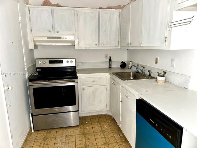 4043 NW 16th St 204, Lauderhill, FL 33313