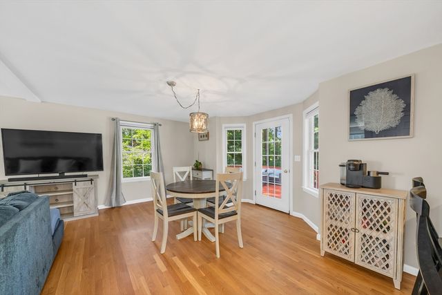 104 Kimball Rd, Amesbury, MA 01913