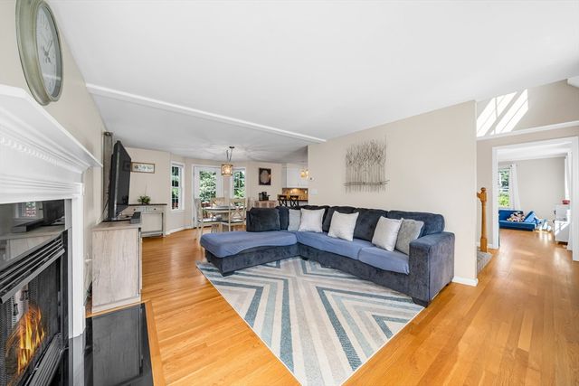 104 Kimball Rd, Amesbury, MA 01913