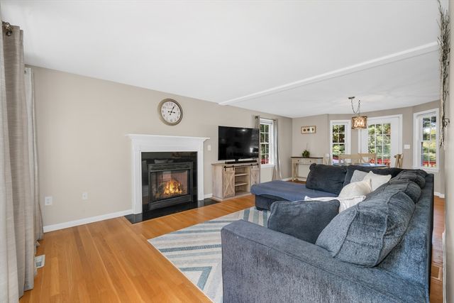104 Kimball Rd, Amesbury, MA 01913