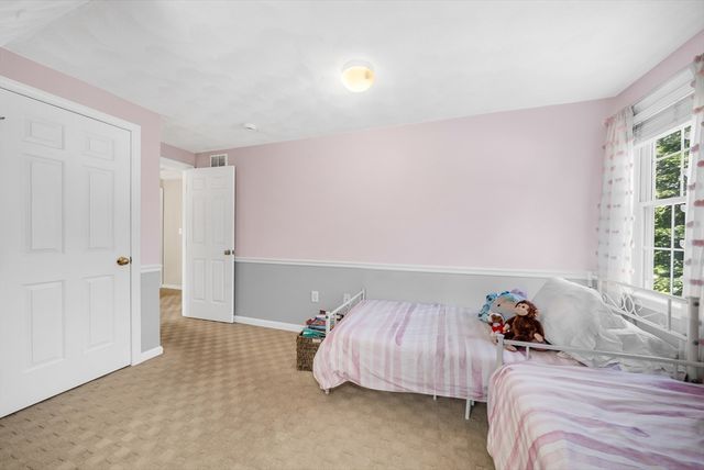 104 Kimball Rd, Amesbury, MA 01913