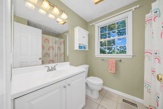 104 Kimball Rd, Amesbury, MA 01913