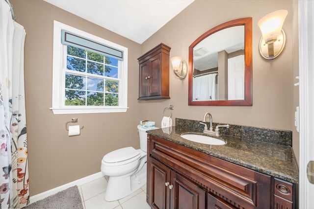 104 Kimball Rd, Amesbury, MA 01913
